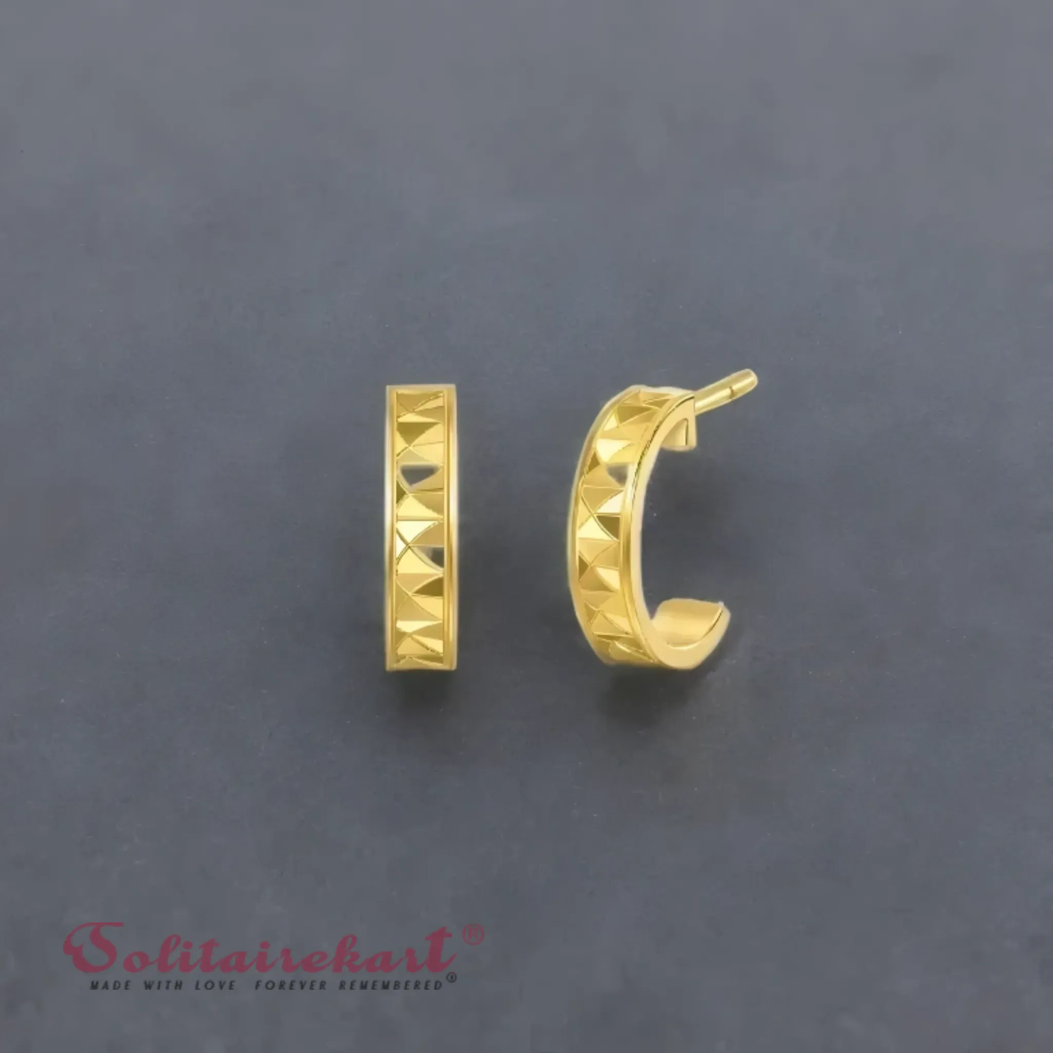 14K Gold 4.38g Textured Pyramid Hoops